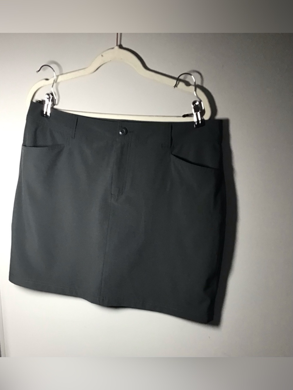 Eddie Bauer Golf Skort Gray Sz 12
Pre-owned EUC